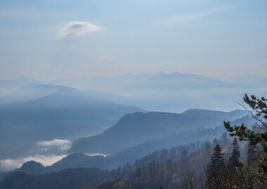 Мультитур  “Адыгейский   Калейдоскоп”          (Рафтинг,  Конная прогулка, Водопады, Дюльфер в пещеру)