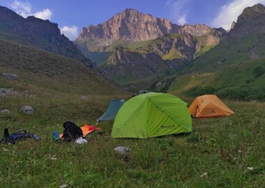Саухауз-кая. Тропами Скалистого хребта Безенги.